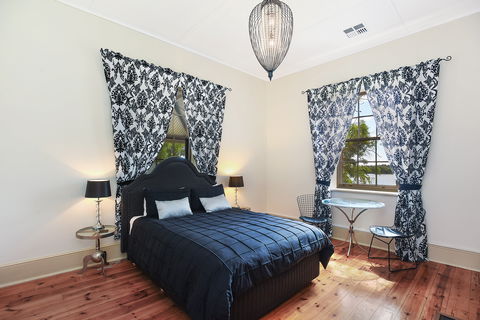 Wellington Courthouse. - Goulburn Accommodation 1