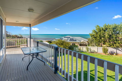 Whaler's Retreat - Goulburn Accommodation 0