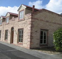 54 on Bank - Goulburn Accommodation
