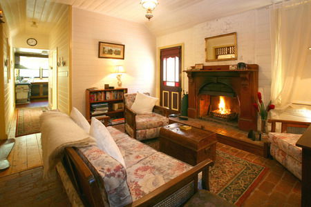 Candlelight Cottages Retreat - Goulburn Accommodation 0