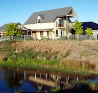 Tessenna Villa - Goulburn Accommodation