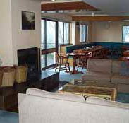 Trackers Mountain Lodge - Goulburn Accommodation