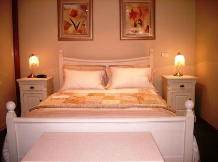 Heatherington Cottage - Goulburn Accommodation 3