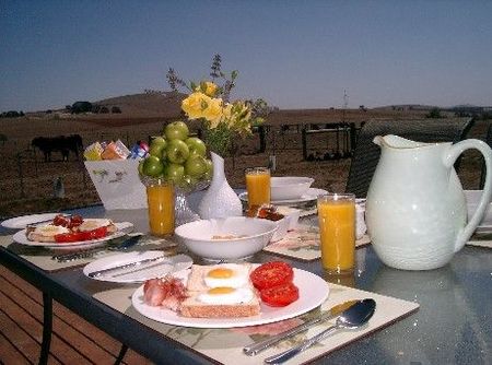 Heatherington Cottage - Goulburn Accommodation 5