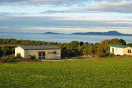 Tidal Dreaming Seaview Cottages - Goulburn Accommodation 1