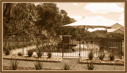 Deeluxe Riverspa Apartments - Goulburn Accommodation 3