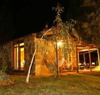 Wombat Hills Cottages - Goulburn Accommodation