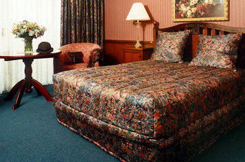Clifton Lodge - Goulburn Accommodation 5
