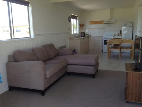 Prom Gate Getaway  - Goulburn Accommodation 2