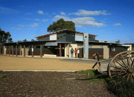 Swansea Backpacker Lodge - Goulburn Accommodation 3