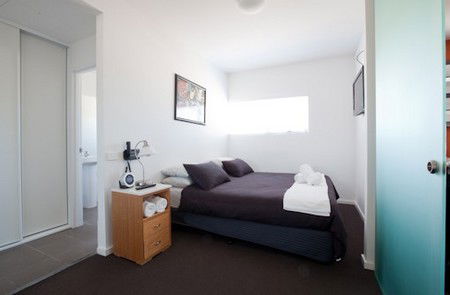 Honeysuckle Executive Apartments - Goulburn Accommodation 1