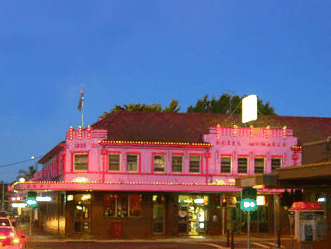Monarch Motel Hotel - Goulburn Accommodation