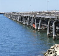 Old Timber Jetty - Goulburn Accommodation