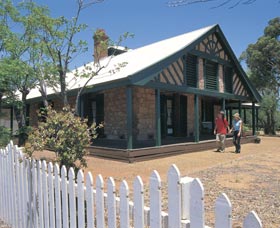 Warden Finnerty's House - Goulburn Accommodation 0