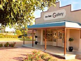 Peter Franz Fine Art Gallery - Goulburn Accommodation 0