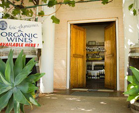 Robinvale Wines - Goulburn Accommodation 0