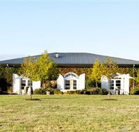 Dominique Portet - Goulburn Accommodation