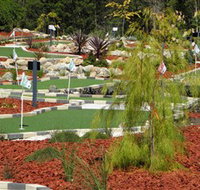 18 Hole Mini Golf - Club Husky - Goulburn Accommodation