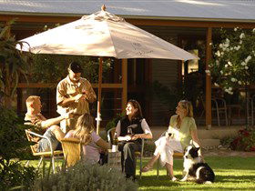 Whistler Wines - Goulburn Accommodation 1
