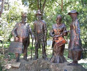 Dad, Dave, Mum And Mabel - Goulburn Accommodation 1