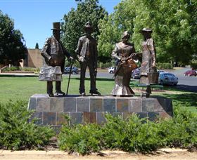 Dad, Dave, Mum And Mabel - Goulburn Accommodation 2