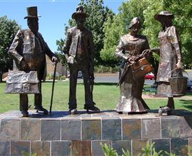 Dad, Dave, Mum And Mabel - Goulburn Accommodation 0