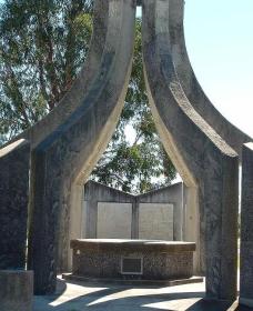 Inverell And District Bicentennial Memorial - Goulburn Accommodation 0