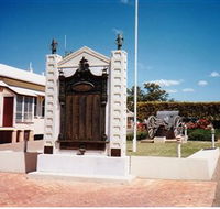 Gayndah War Memorial - Goulburn Accommodation