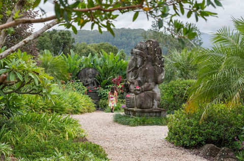 Crystal Castle & Shambhala Gardens - Goulburn Accommodation 4