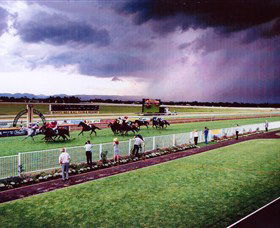 Hawkesbury Race Club - Goulburn Accommodation 0