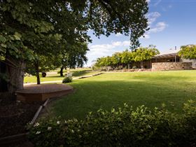 Howard Vineyard - Goulburn Accommodation 2