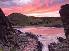 Blowhole Beach - Goulburn Accommodation 0