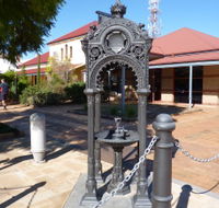 Witcombe Fountain - Goulburn Accommodation