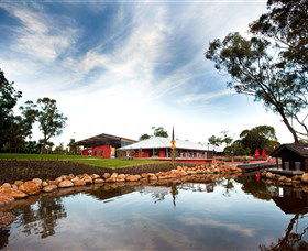 Savannah Visitor Plaza, Taronga Western Plains Zoo Dubbo - Goulburn Accommodation 2