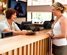 Savannah Visitor Plaza, Taronga Western Plains Zoo Dubbo - Goulburn Accommodation 6