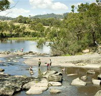 Polly McQuinns - Goulburn Accommodation