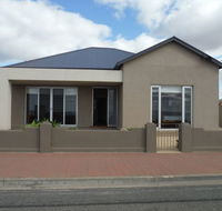 Stansbury Beach House - Goulburn Accommodation