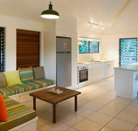 The Retreat Beach Houses - Goulburn Accommodation