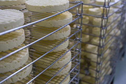 A Sommelier Guided Tour: Thursday Afternoon Wine Gin Cheese & Cocktails - Goulburn Accommodation 14