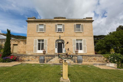 A Sommelier Guided Tour: Thursday Afternoon Wine Gin Cheese & Cocktails - Goulburn Accommodation 16