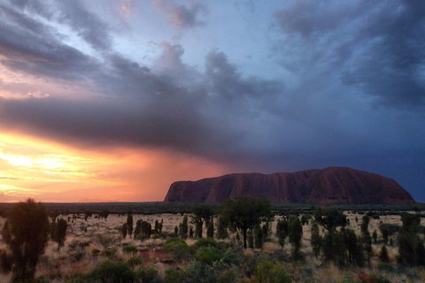 Uluru Small Group Tour Including Sunset - Goulburn Accommodation 7