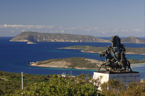 Padre White Lookout - Goulburn Accommodation 1