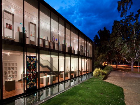Wagga Wagga Art Gallery - Goulburn Accommodation 2