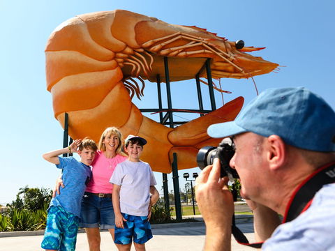 Big Prawn - Goulburn Accommodation 0