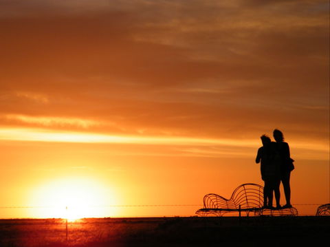 Hay Sunset Viewing Area - Goulburn Accommodation 1