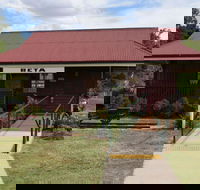 Beta Hut and Railway Memorabilia - Goulburn Accommodation