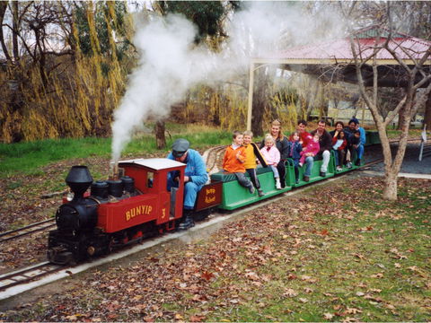 Holbrook Miniature Railway - Goulburn Accommodation 0