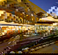 The Pier Cairns - Goulburn Accommodation