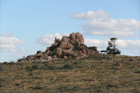 Castle Rock Walk And Lookout - Goulburn Accommodation 1