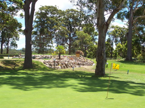 Frederickton Golf Club - Goulburn Accommodation 0